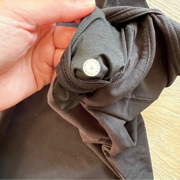 Lululemon Highrise Cropped Pant - Picture 7 of 8